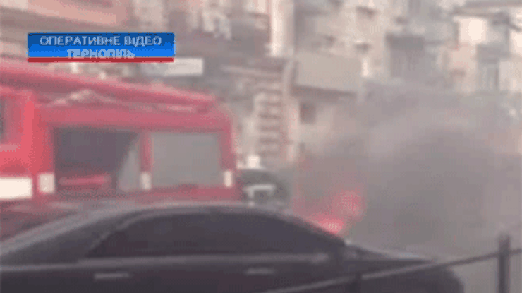 В центре Тернополя горел автомобиль