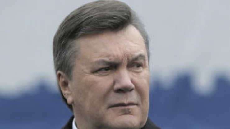 Янукович поручил тщательнее следить за усыновленными иностранцами детьми