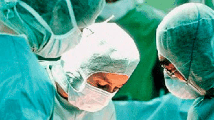 Пациенту, перенесшему первую в мире трансплантацию ног, провели ампутацию