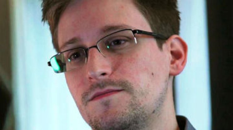 Беглый техник ЦРУ Сноуден "слил" новую информацию о кибершпионаже США