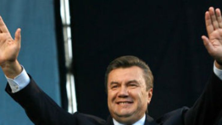 Янукович удерживает лидерство в президентском рейтинге, Кличко совсем рядом