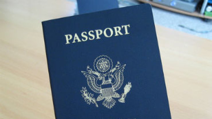 Власти США аннулировали паспорт Сноудена