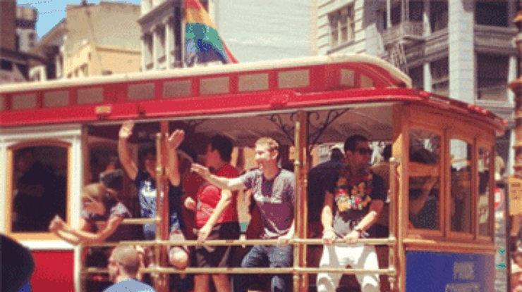Цукерберг вывел команду Facebook на гей-парад