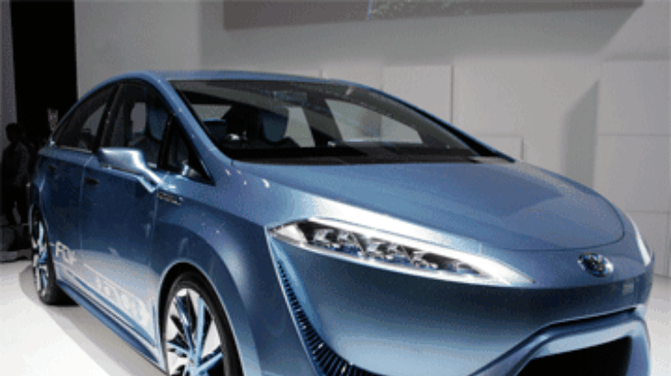 Toyota выпустит водородный седан