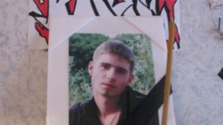 Суд начал рассмотрение дела о смерти студента Игоря Индило, умершего в киевской милиции