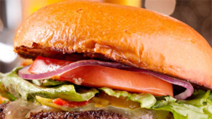 В Лондоне съели первый гамбургер, выращенный из стволовых клеток