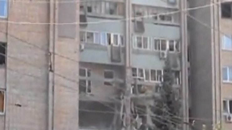Взрыв в жилом доме Луганска: Число пострадавших растет