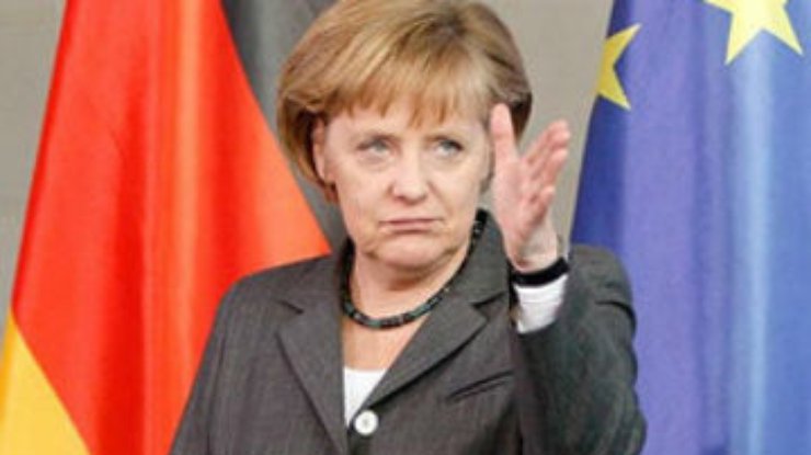 Меркель выступила против списания долгов Греции