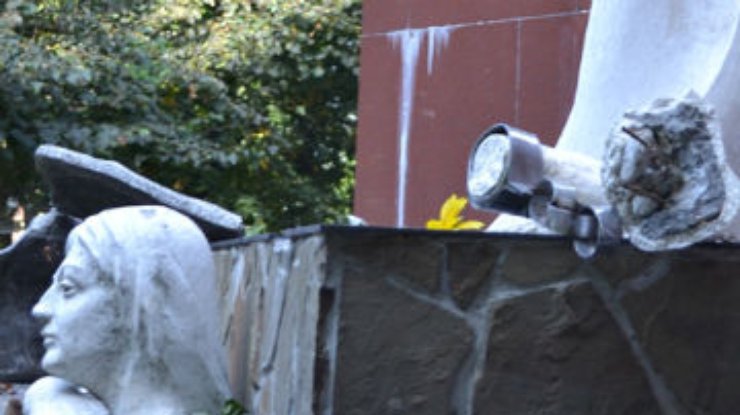 На Львовщине вандалы уничтожили памятник УПА (фото)