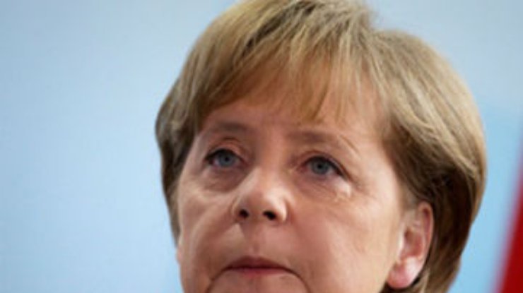 Грецию нельзя было пускать в еврозону, - Меркель