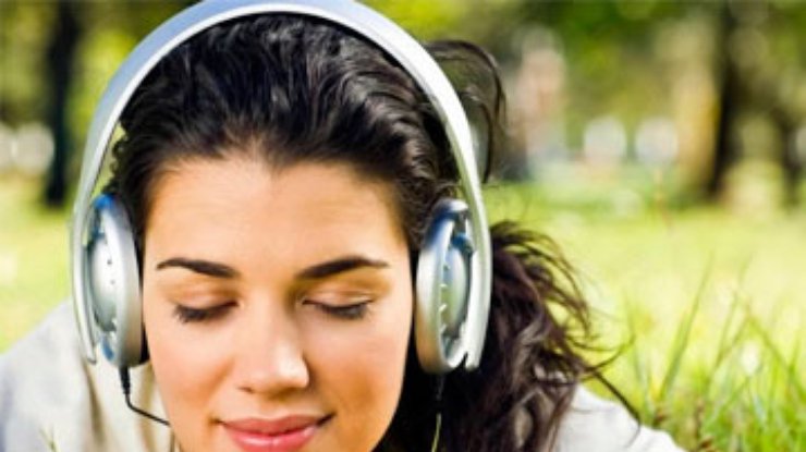 Кардиологи посоветовали слушать любимую музыку