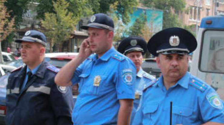 В Киеве предлагают ввести особую милицию для борьбы с экскрементами и окурками