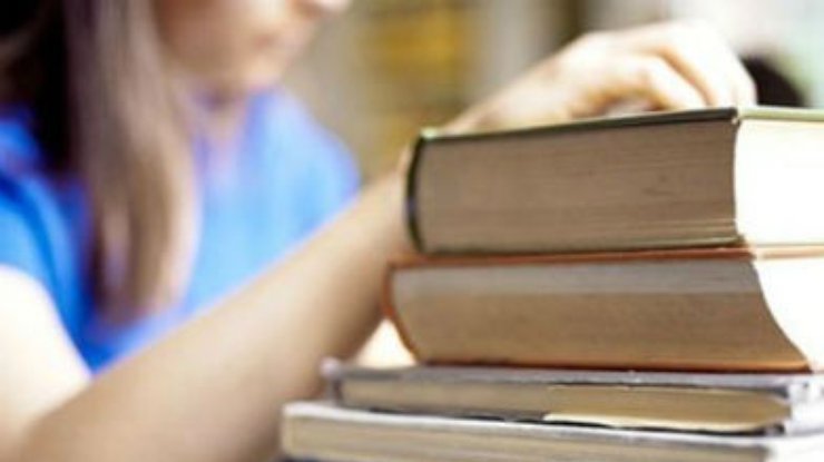 Родители второклассницы нашли порнографию в книге русских сказок