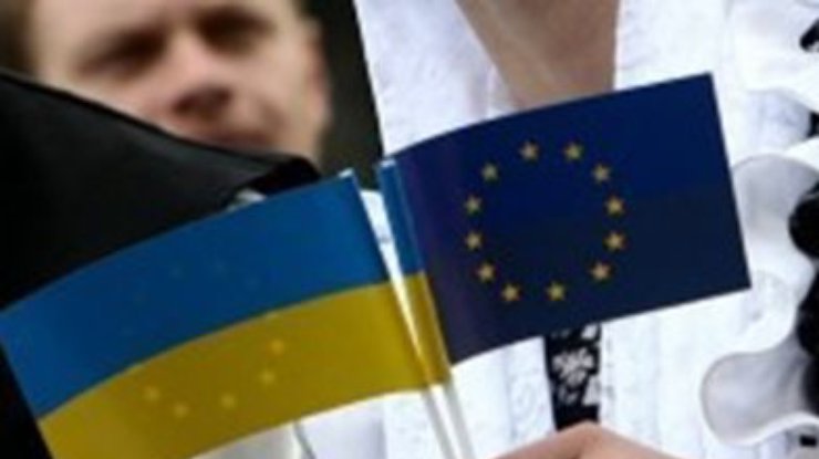 Сторонников евроинтеграции в Украине почти на 15% больше, чем вступления в ТС