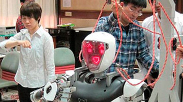 Тайваньского робота научили общаться на языке жестов