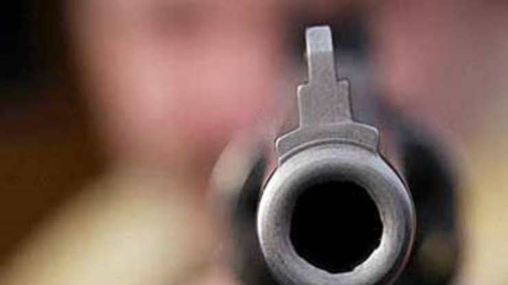 В Черновцах застрелили 21-летнего парня на парковке