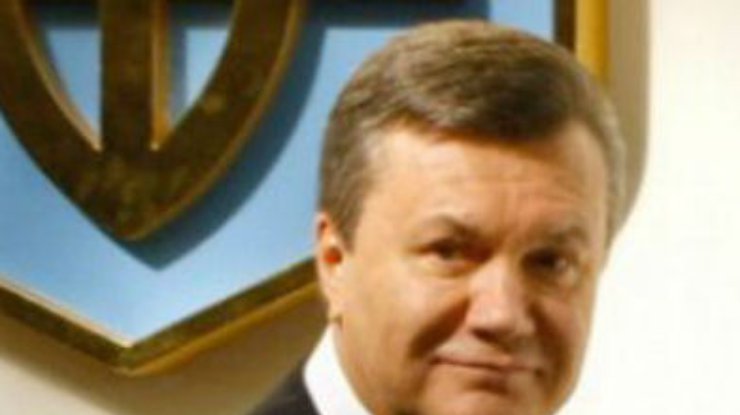 Янукович считает ответственность железнодорожников залогом развития отрасли