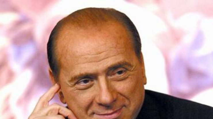 Партия Берлускони раскололась, возрождено движение "Вперед, Италия!"