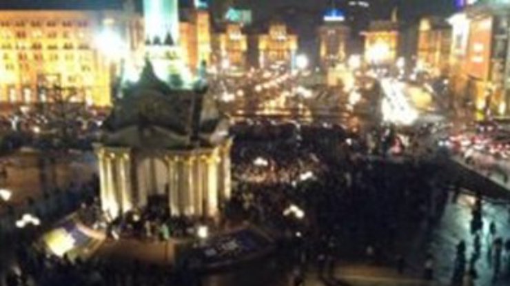 Ночь на Евромайдане в центре Киева прошла спокойно