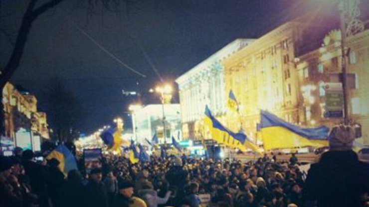 На киевский Майдан пришла многотысячная колонна студентов
