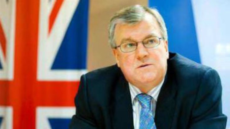 Посол Великобритании осудил силовой разгон киевского "евромайдана"