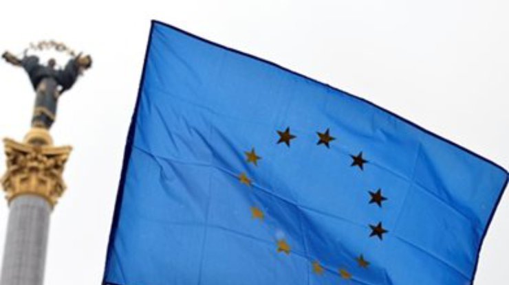 ЕС согласен рассмотреть вопрос о компенсациях Украине, - Азаров