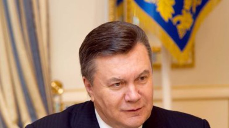 РГ: Янукович улетел на Восток