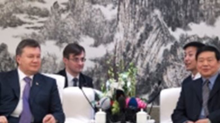 Янукович отмечает важность развития межрегионального сотрудничества с Китаем