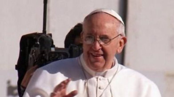 Папа римский в юности работал вышибалой в ночном клубе и мыл полы