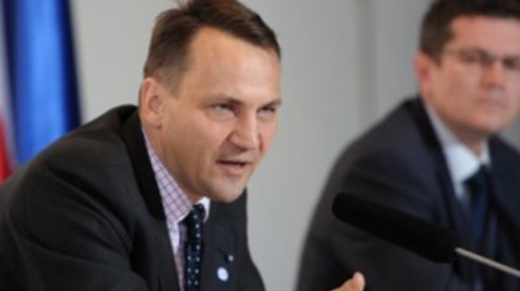 Украина склоняется к Таможенному союзу, - глава МИД Польши