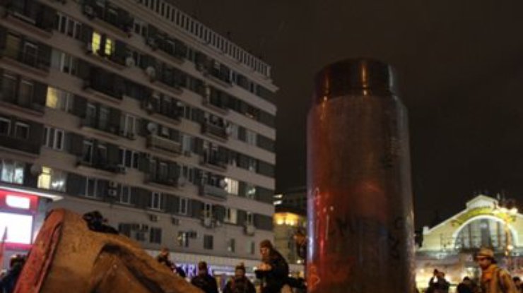 Коммунисты требуют наказания для виновных в сносе памятника Ленину в Киеве