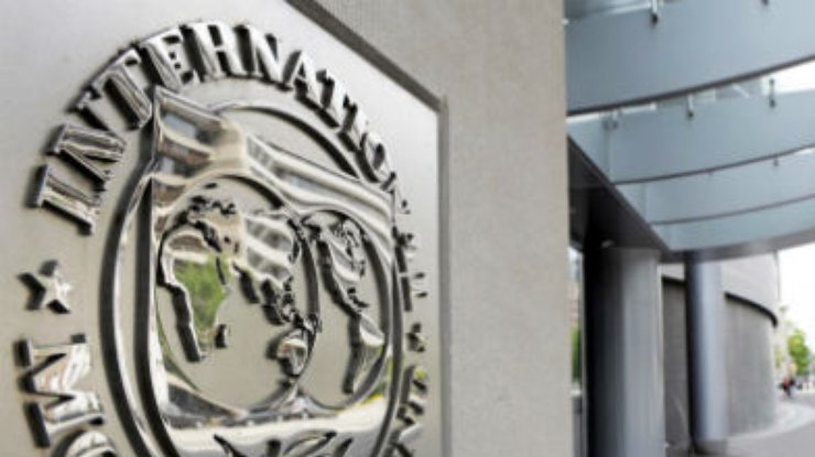 Украина вскоре возобновит переговоры с МВФ, - Янукович