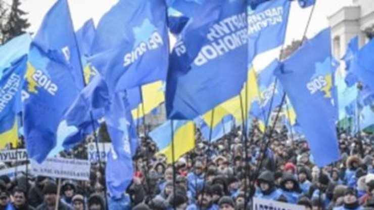 Мэр Луганска призывает местных жителей ехать в Киев на митинг в поддержку власти