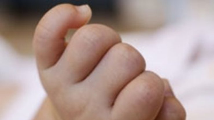 На Тернопольщине 17-летняя мать утопила младенца в туалете