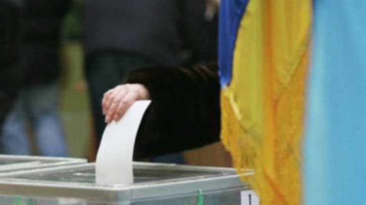 Янукович уступил бы любому кандидату от оппозиции на президентских выборах, - опрос