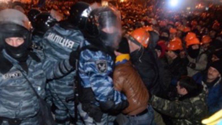 В результате разгона Евромайдана 30 ноября пострадали 145 человек, - горячая линия