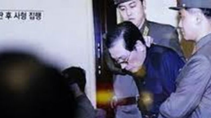 Вместе с дядей Ким Чен Ына казнили еще семь человек