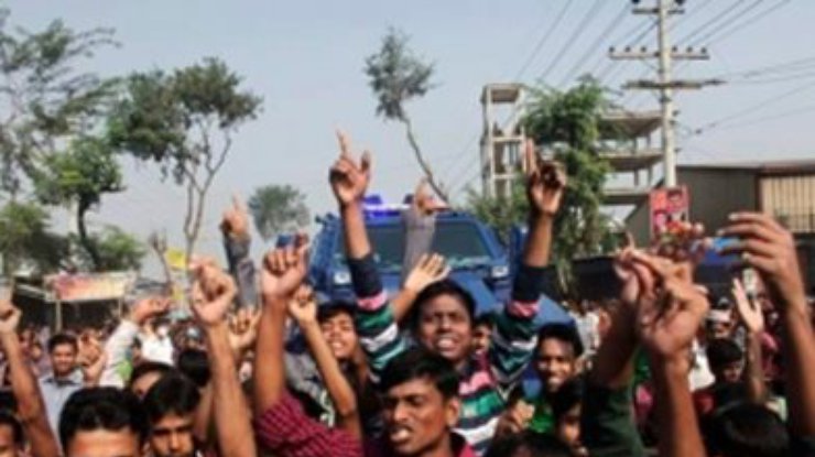 Во время выборов в Бангладеш полиция расстреляла 11 человек