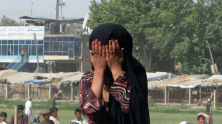 В Афганистане 10-летнюю девочку брат принудил стать террористкой-смертницей