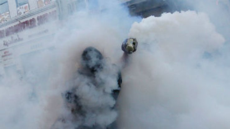 В Стамбуле демонстрантов разогнали газом и резиновыми пулями