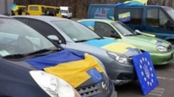 Активист Автомайдана нашел у себя в машине нечто похожее на "жучок"