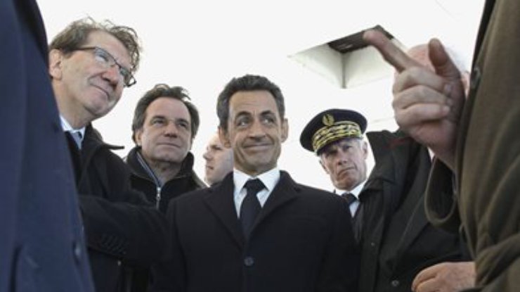 В секс-скандале вокруг президента Франции заподозрили след Саркози