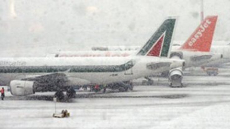 В США отменены тысячи рейсов из-за снегопада