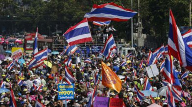 ЦИК Таиланда просит перенести выборы