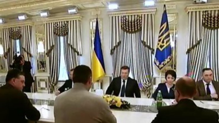 В АП проходит встреча Януковича и оппозиции (обновлено)