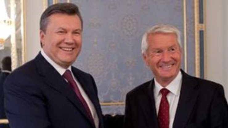 Янукович заверил генсека СЕ в намерении продолжить переговоры с оппозицией