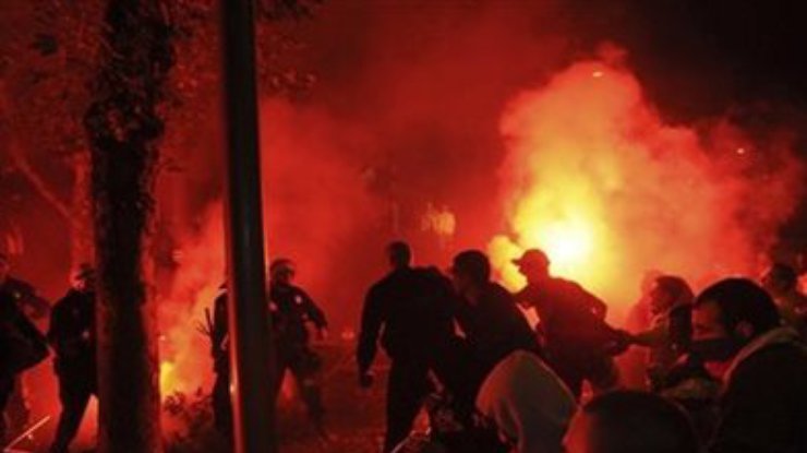 Антиправительственный митинг в Черногории перерос в столкновения с полицией