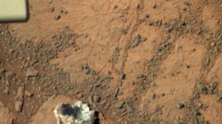 В NASA разгадали тайну "блуждающего" по Марсу камня