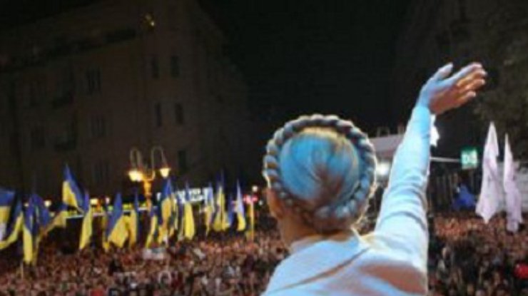Тимошенко призвала Майдан не расходиться, пока не накажут виновных