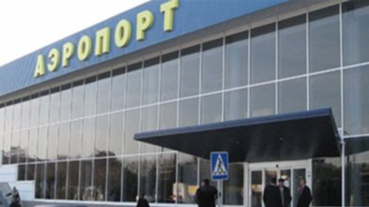 Вооруженные люди покинули аэропорт Симферополя
